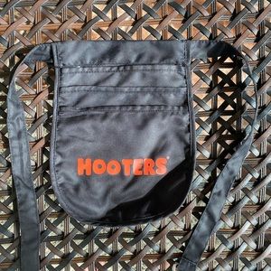 Hooters black apron.